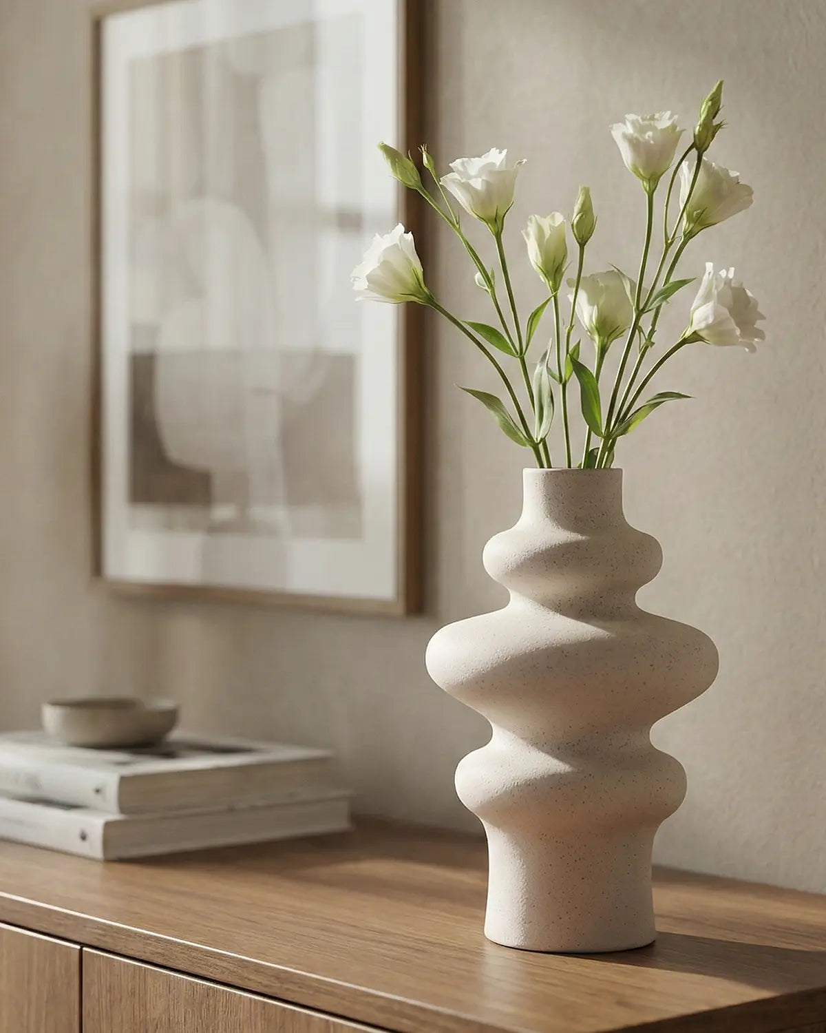 Kaelis Contour Vase