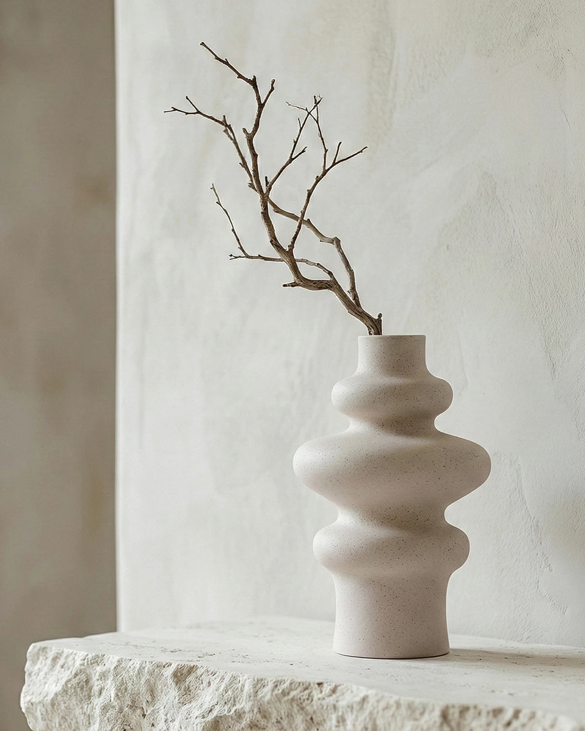 Kaelis Contour Vase